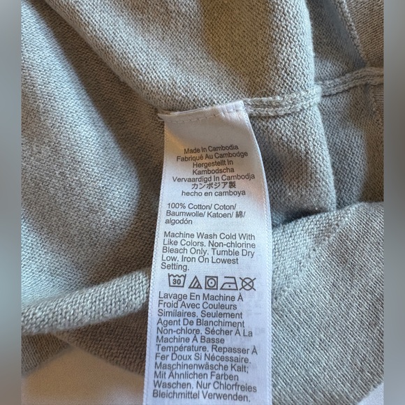 J. Crew Men's Light Gray Crewneck & Light Blue V Neck Cotton Sweaters both SZ M - Picture 4 of 9